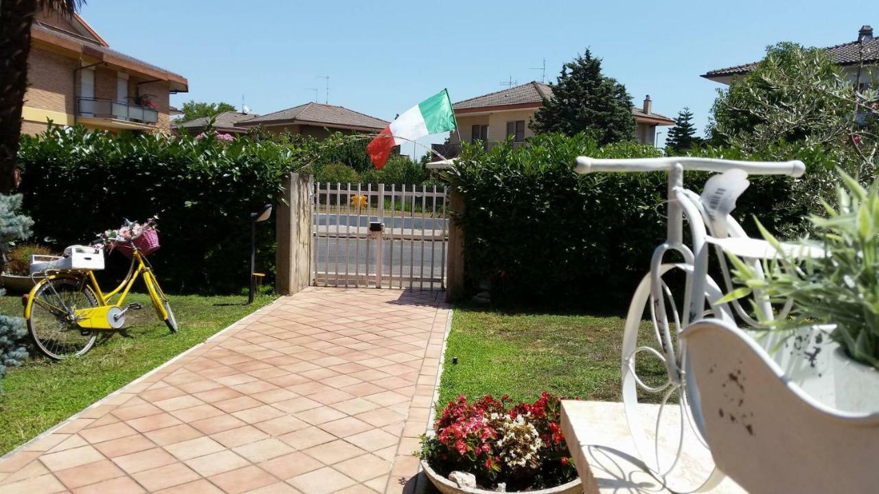 Home Denise E Luca ラティーナ エクステリア 写真